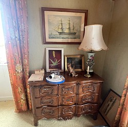 Jolie commode arbalète